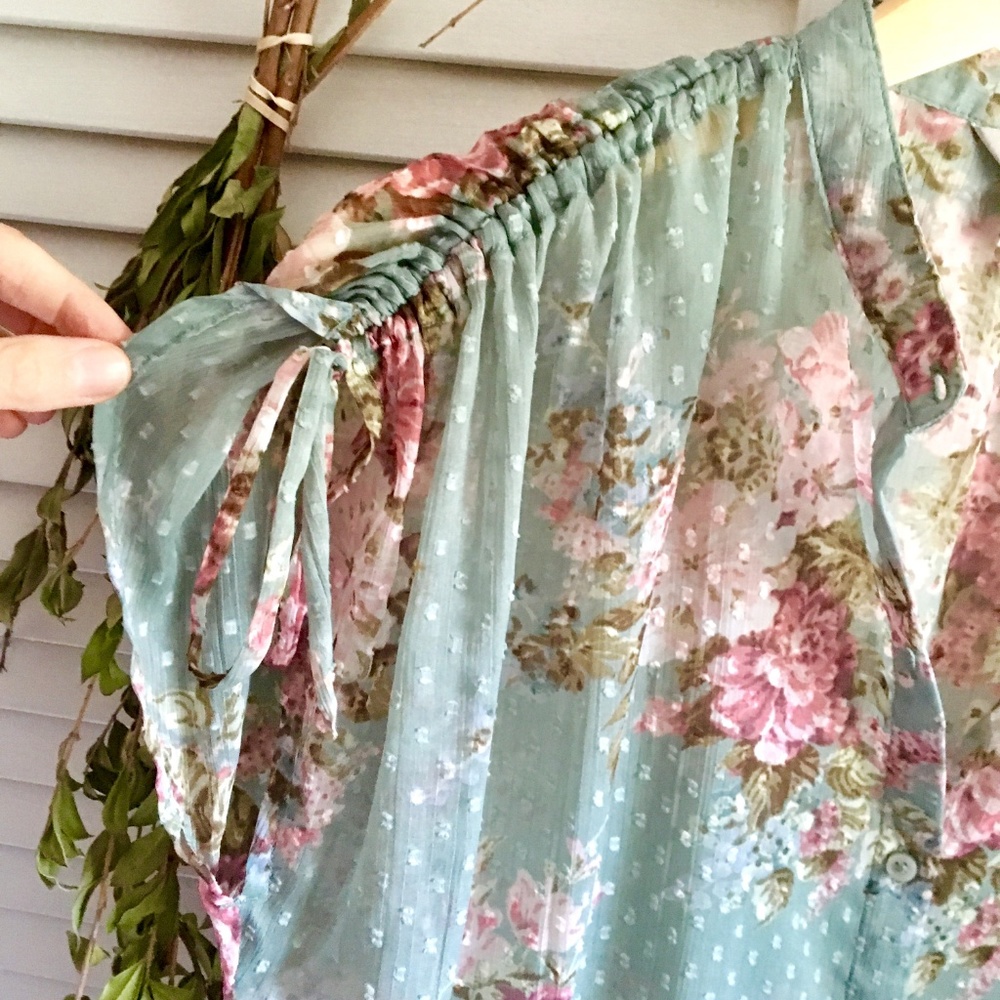 {Belle & Sky}Teal Floral Button Down HiLo Tank Top - Picture 2 of 8